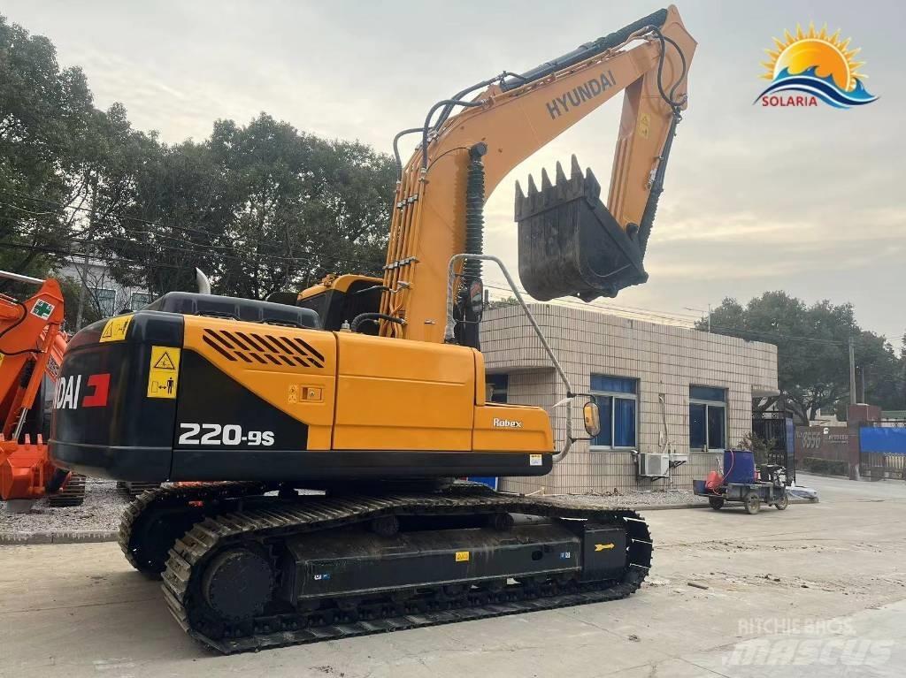 Hyundai R220-9S Wheeled excavators