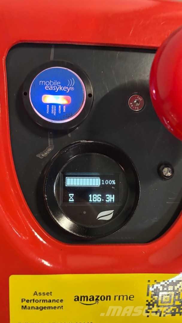 Linde MP13 Self propelled stackers