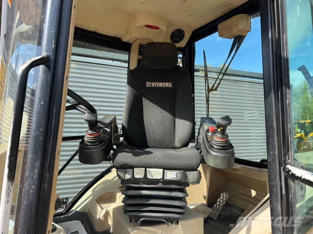 Hydrema 906 E Backhoe