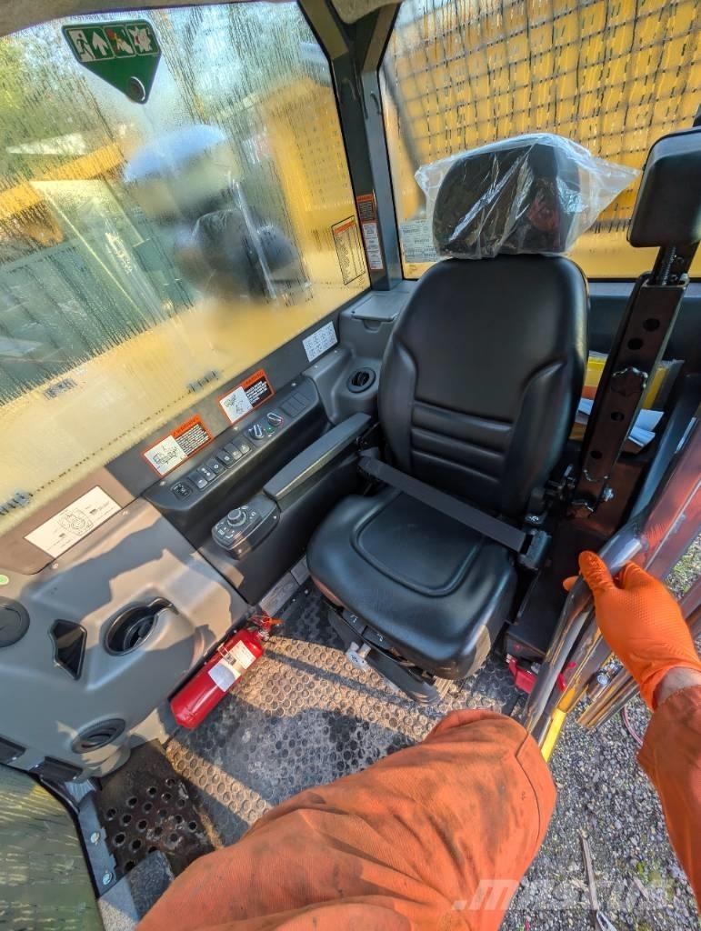 Bell TC7A Tracked dumpers