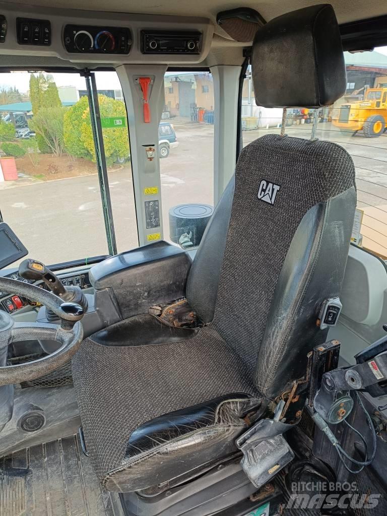 CAT 930M Wheel loaders