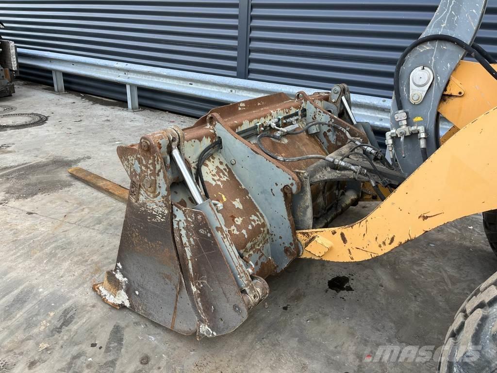 Liebherr L 506 Wheel loaders