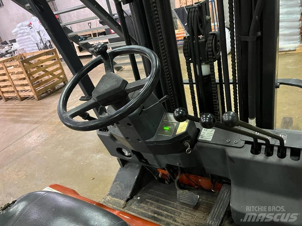 Nissan HP18 Electric forklift trucks