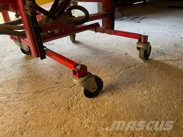 Rau D2-800 Mounted sprayers