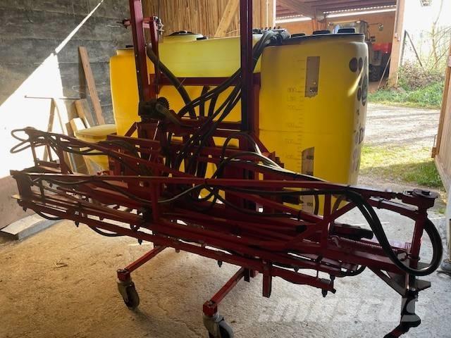 Rau D2-800 Mounted sprayers