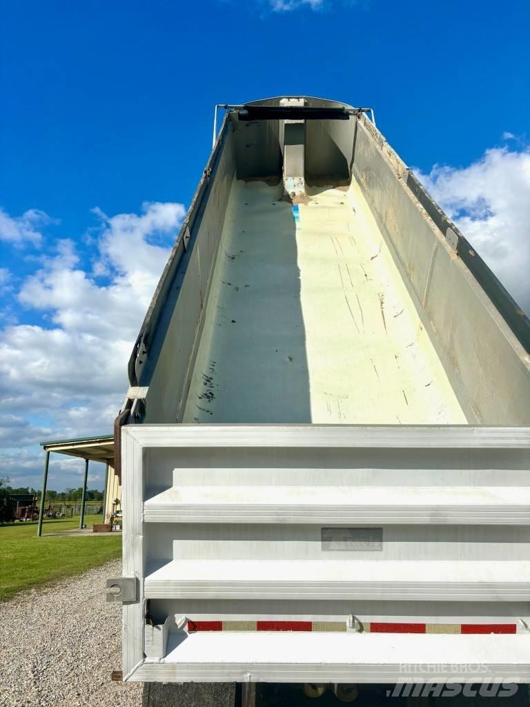 Travis 30ft End Dump Tipper trailers