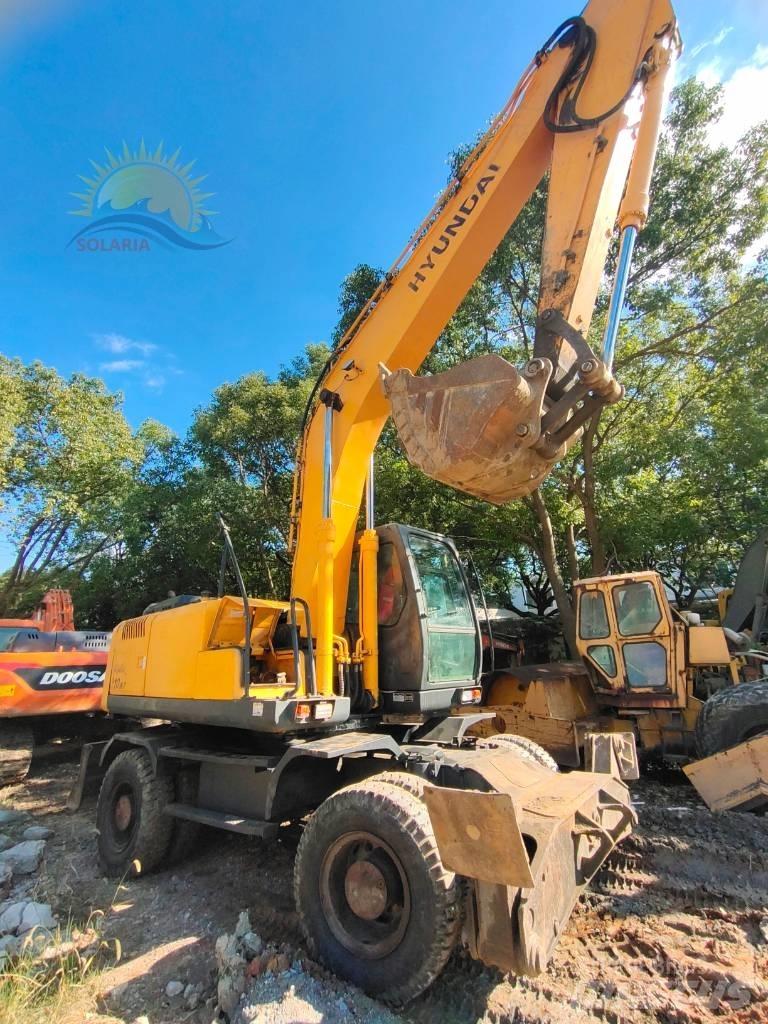Hyundai R210W-7 Wheeled excavators