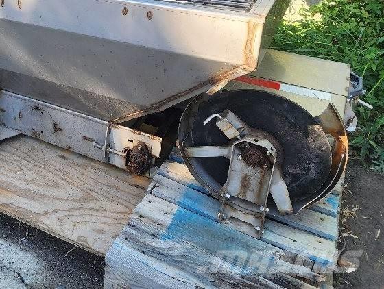 Fischer STEEL CASTER Sand and salt spreaders