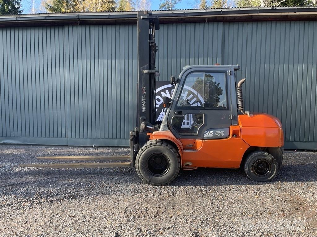 Toyota 42-7 FD A 50 Diesel trucks