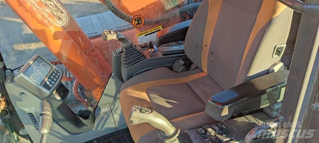Doosan 225 LC Crawler excavators
