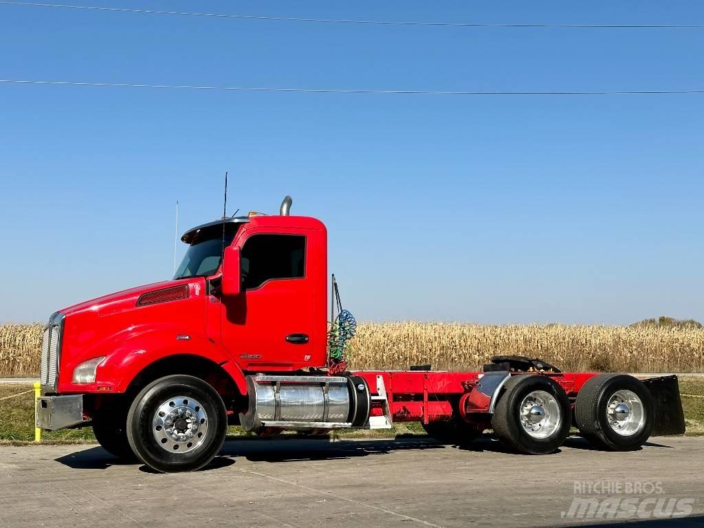 Kenworth T 880 Prime Movers