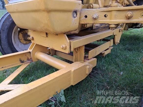 Ford 2000 TRACTOR Other