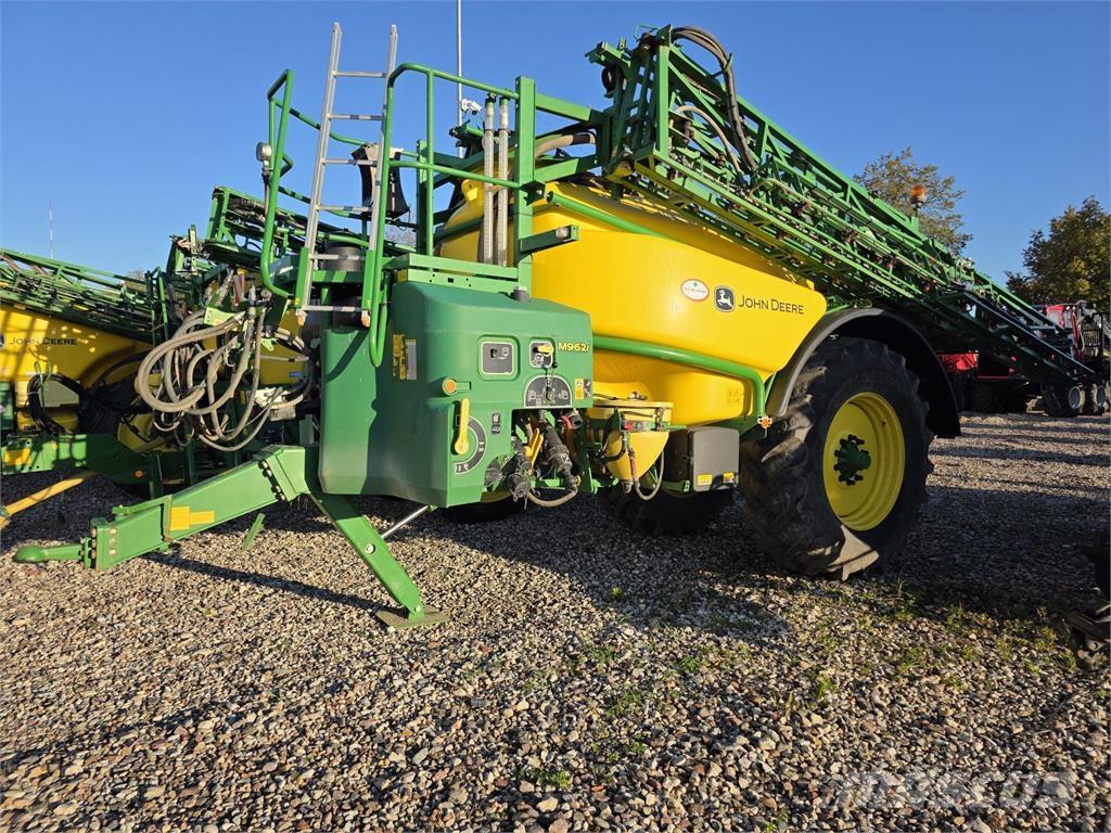 John Deere M962i Trailed sprayers