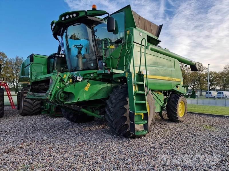 John Deere T660 Combine harvesters