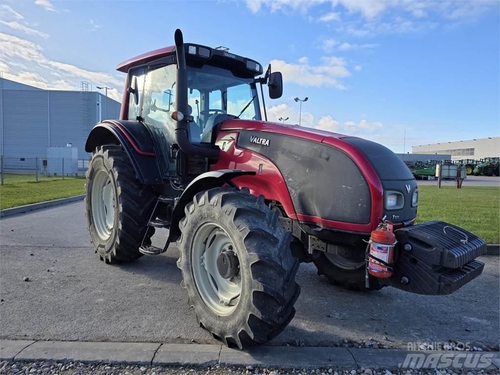 Valtra T131c Tractors