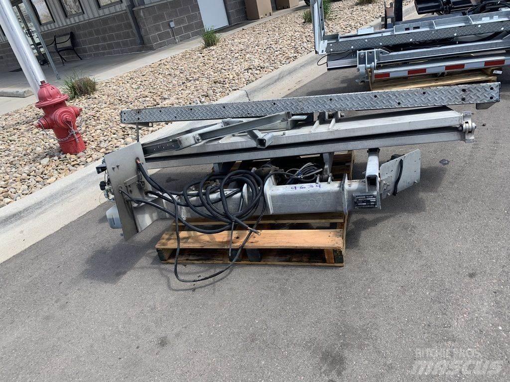 Maxon TE-25L Goods and furniture lifts