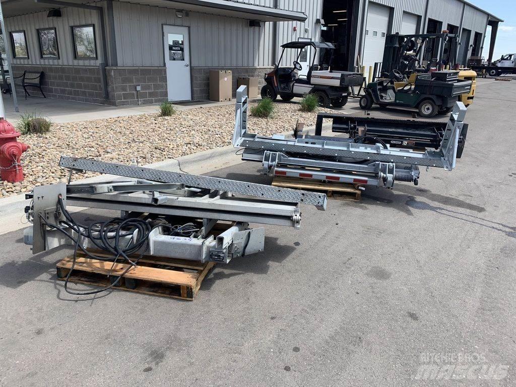 Maxon TE-25L Goods and furniture lifts