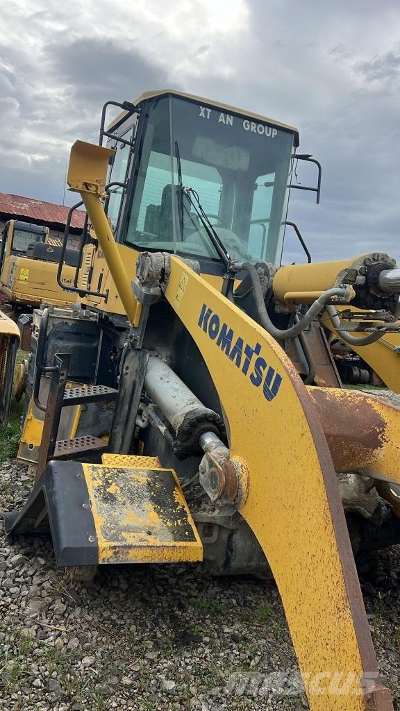 Komatsu WA 470-5H Booms and arms