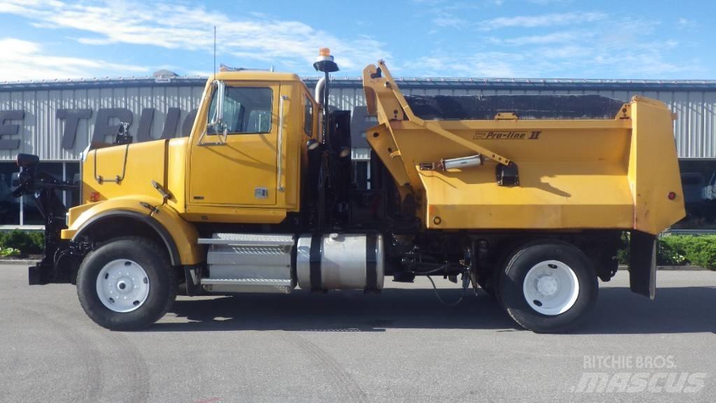Western Star 4900 FA Snow blades and plows