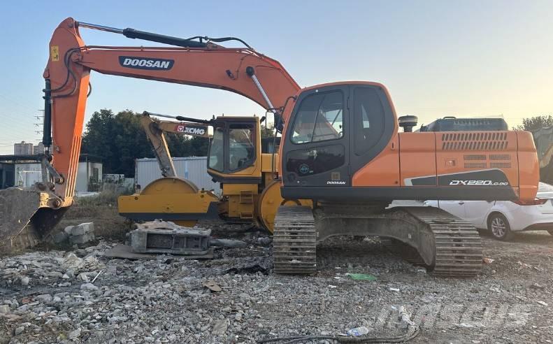 Doosan DX220 Crawler excavators