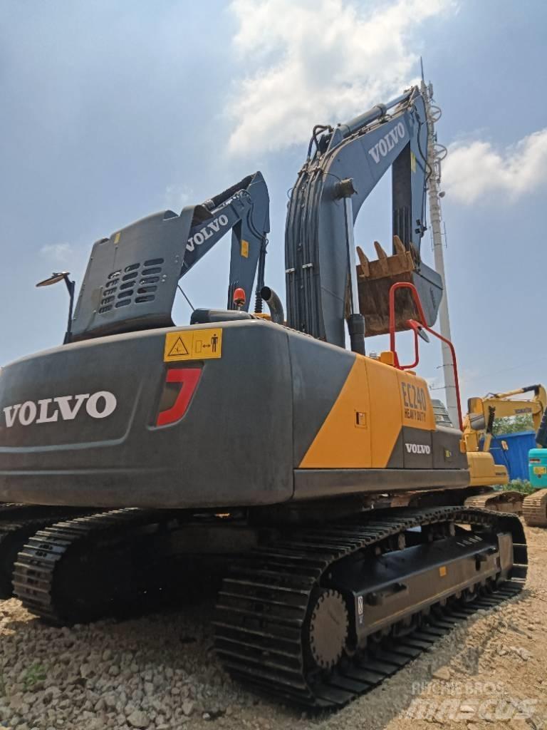Volvo EC 240 Crawler excavators