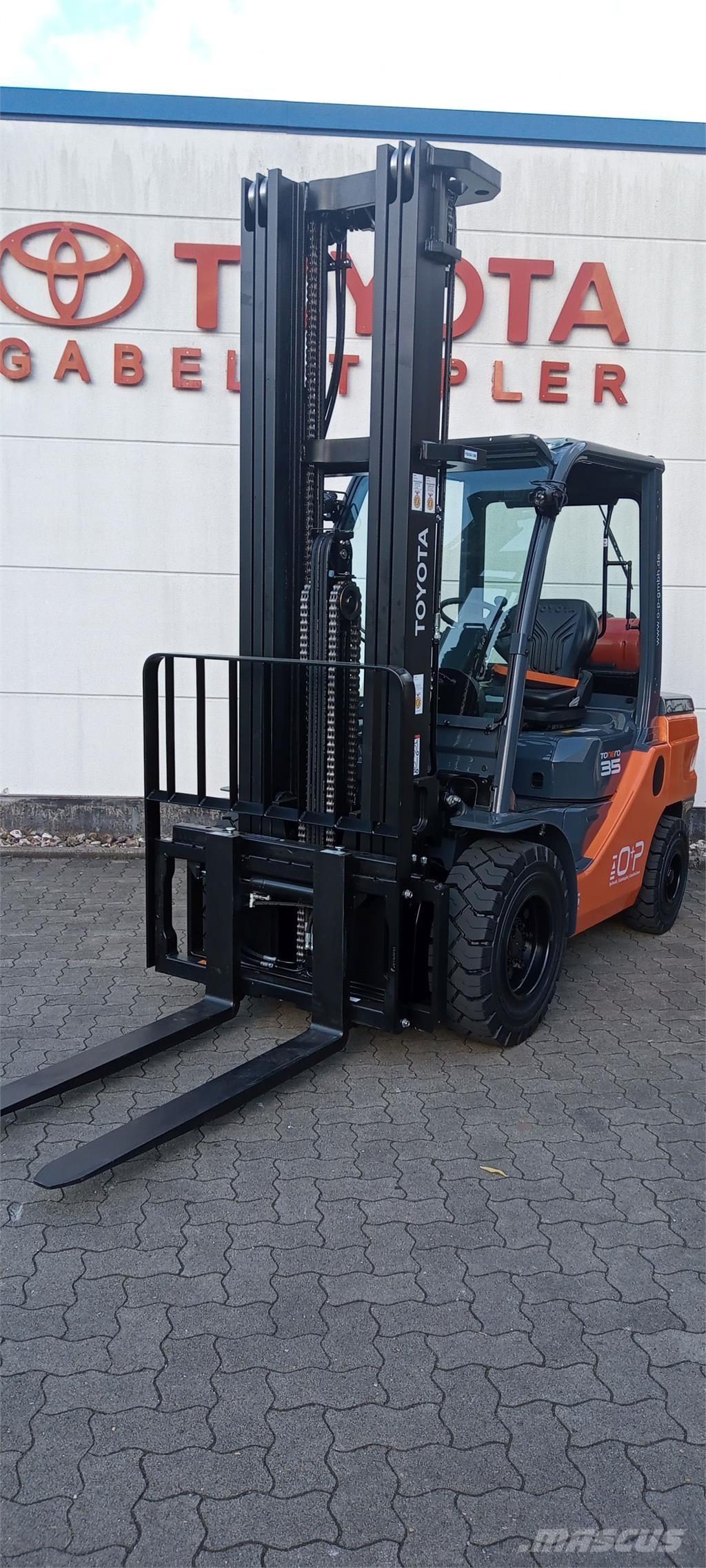 Toyota 02-8FGJF35 LPG trucks