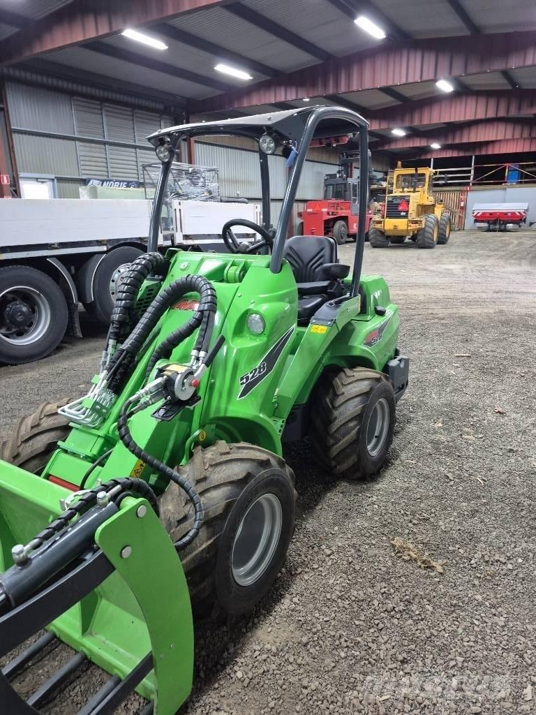 Avant 528 Multi-purpose loaders