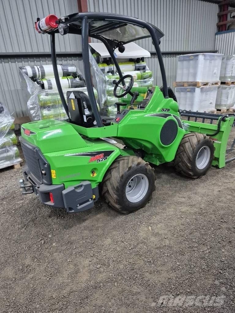 Avant 528 Multi-purpose loaders