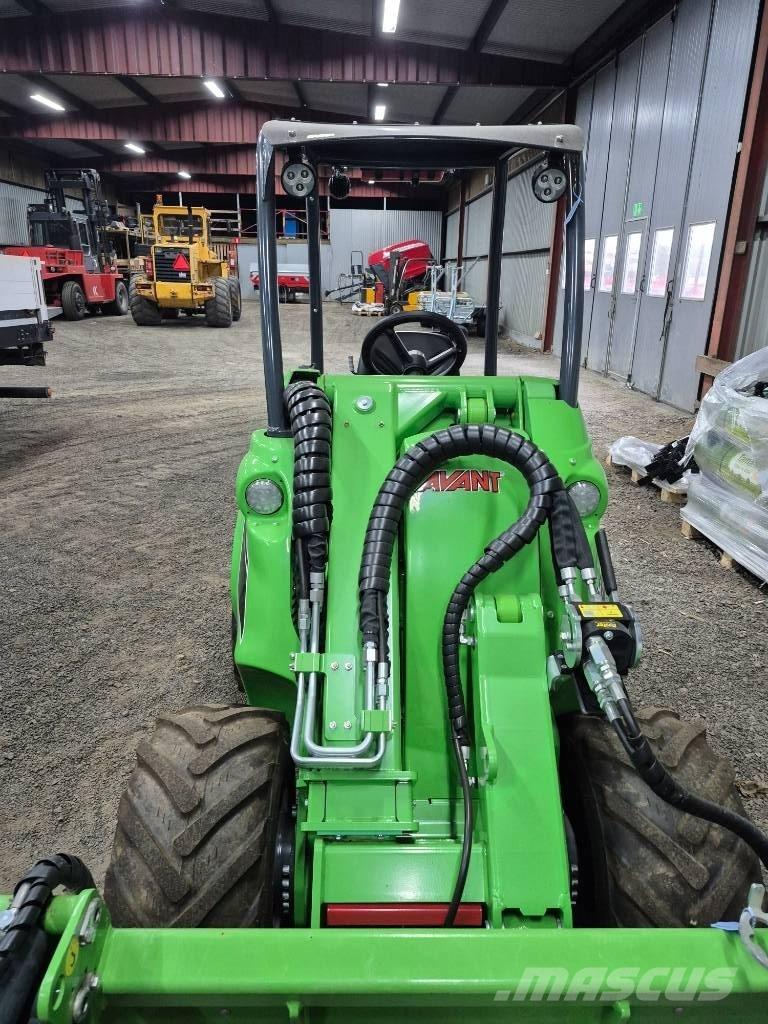 Avant 528 Multi-purpose loaders