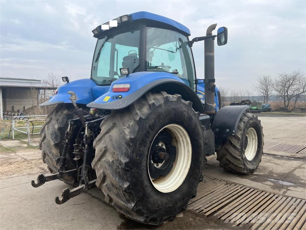 New Holland T8040 Tractors