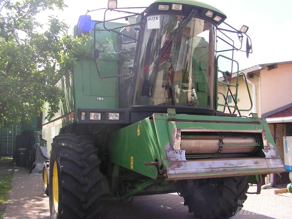 John Deere 2056 Combine harvesters
