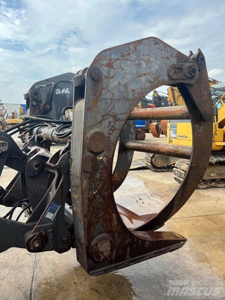 Volvo L90 Grapples