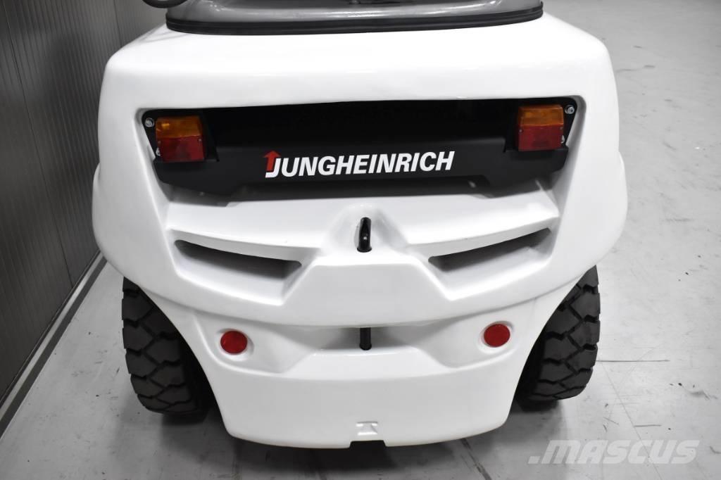 Jungheinrich TFG S50 LPG trucks