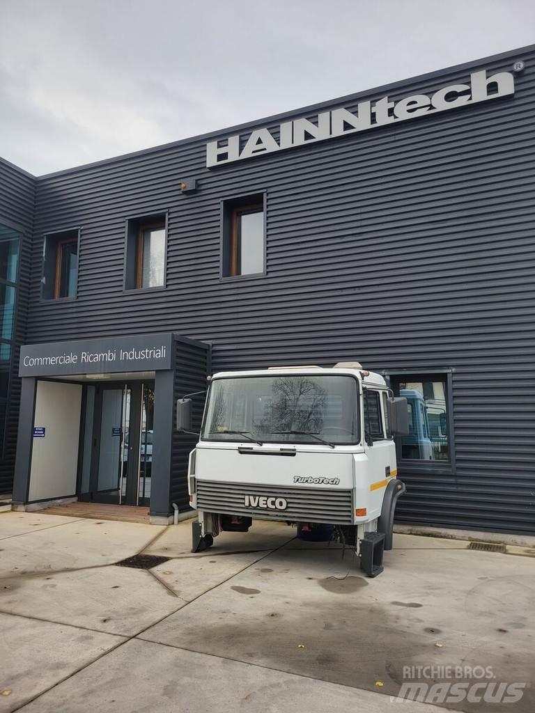 Iveco TURBOTECH Cabins and interior