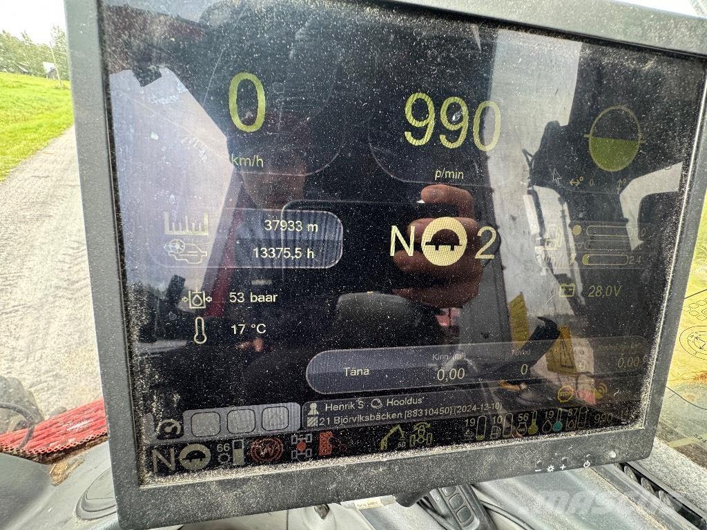 Komatsu 901 Harvesters