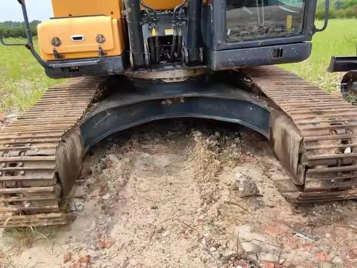 Hyundai 225LVS Crawler excavators