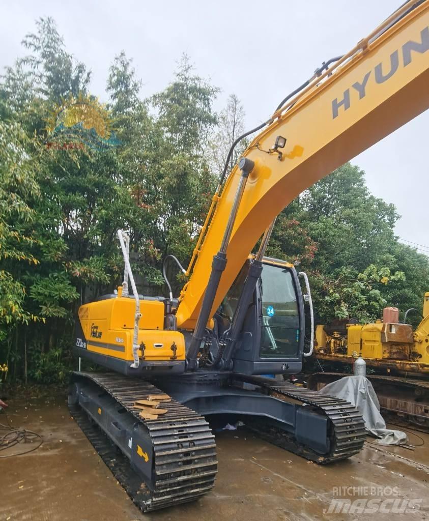 Hyundai R220LC-9S Wheeled excavators