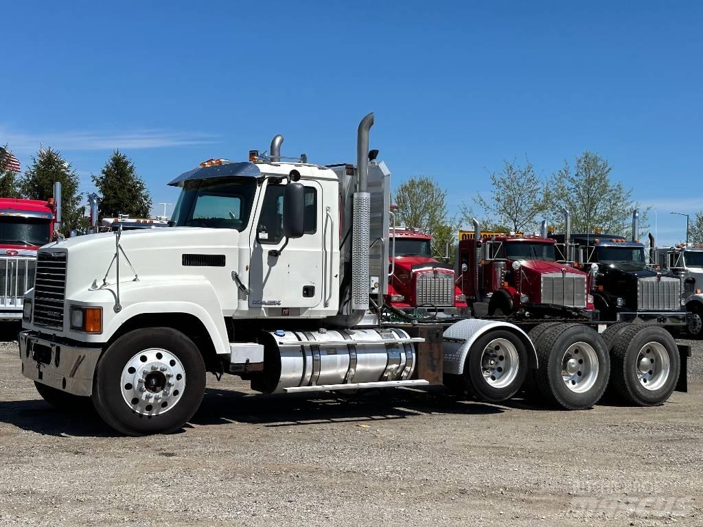 Mack CHU613 Prime Movers