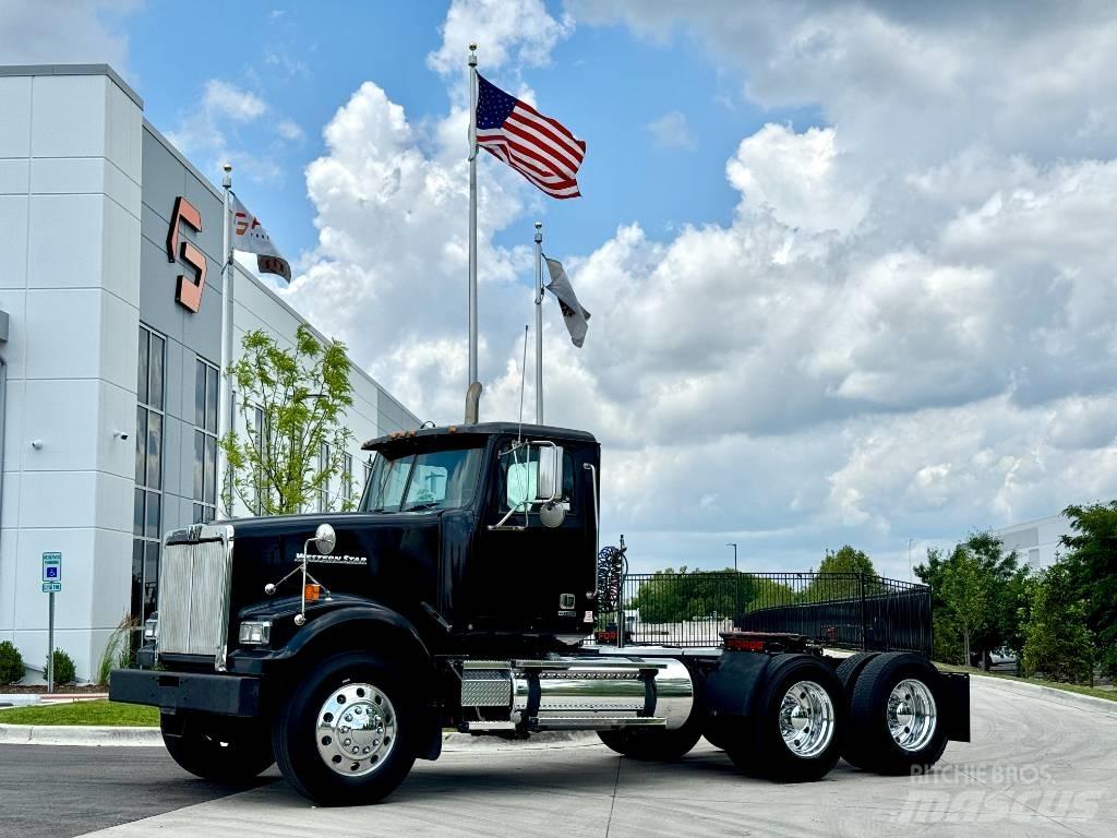 Western Star 4900 SF Prime Movers