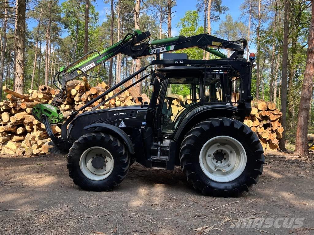 Valtra T183 Versu Tractors