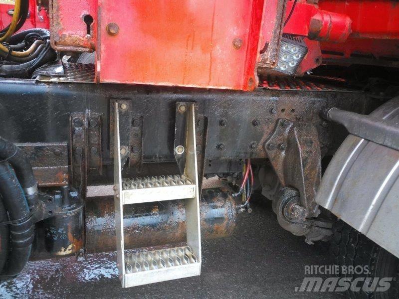 Western Star 4700 SB Snow blades and plows
