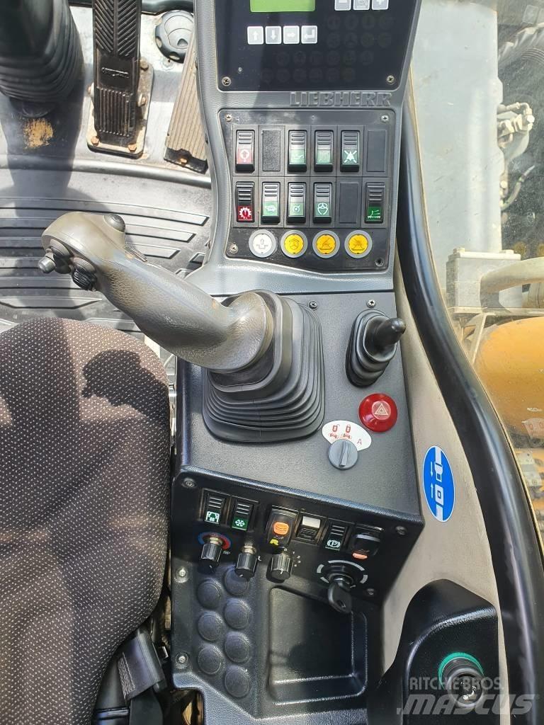 Liebherr A314 Wheeled excavators