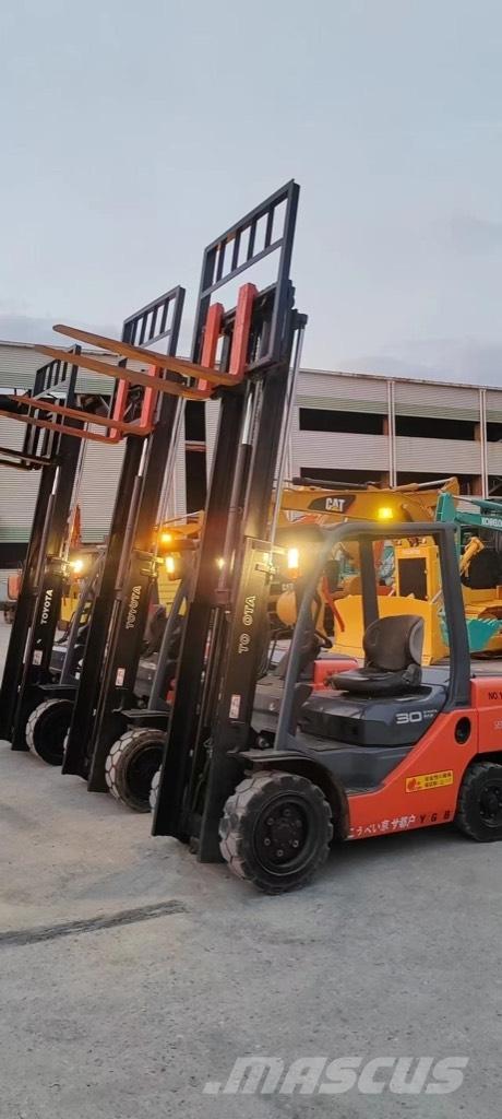 Toyota 8 FD 30 Diesel trucks