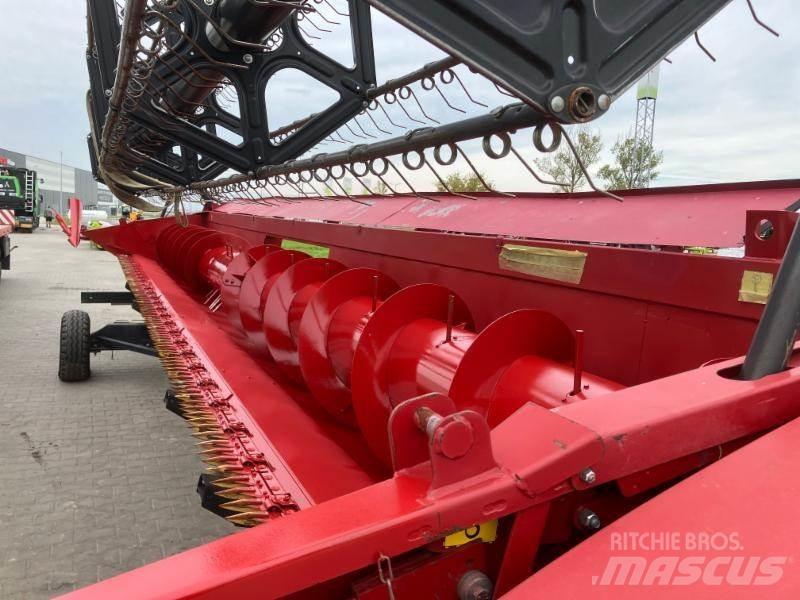 Case IH CASE 3050 Combine harvester heads
