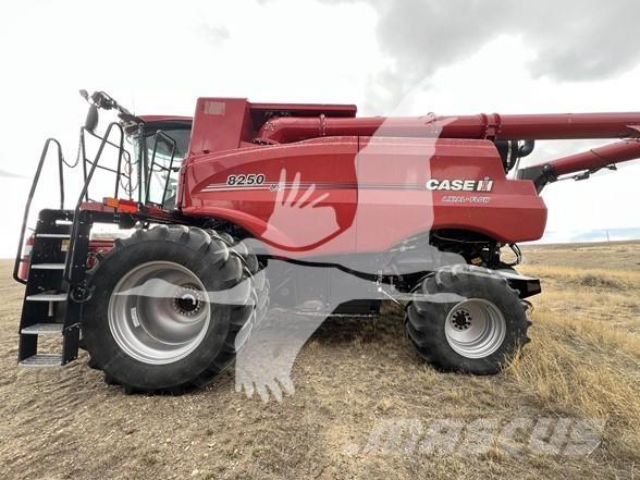 Case IH 8250 Combine harvesters