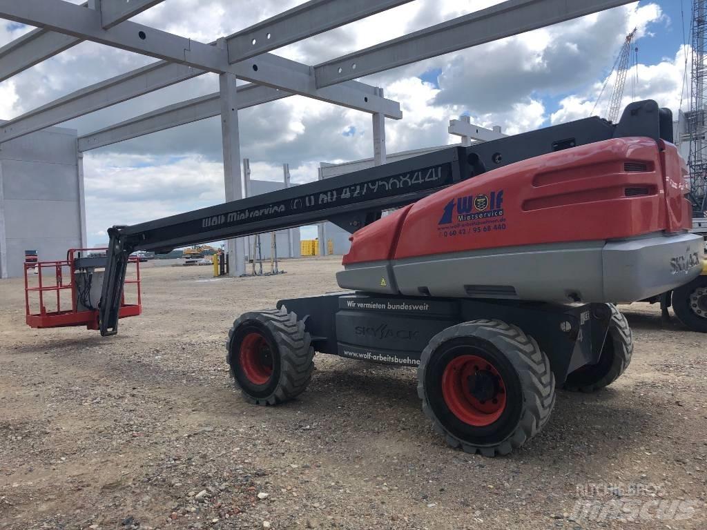 SkyJack SJ 66 T Articulated boom lifts