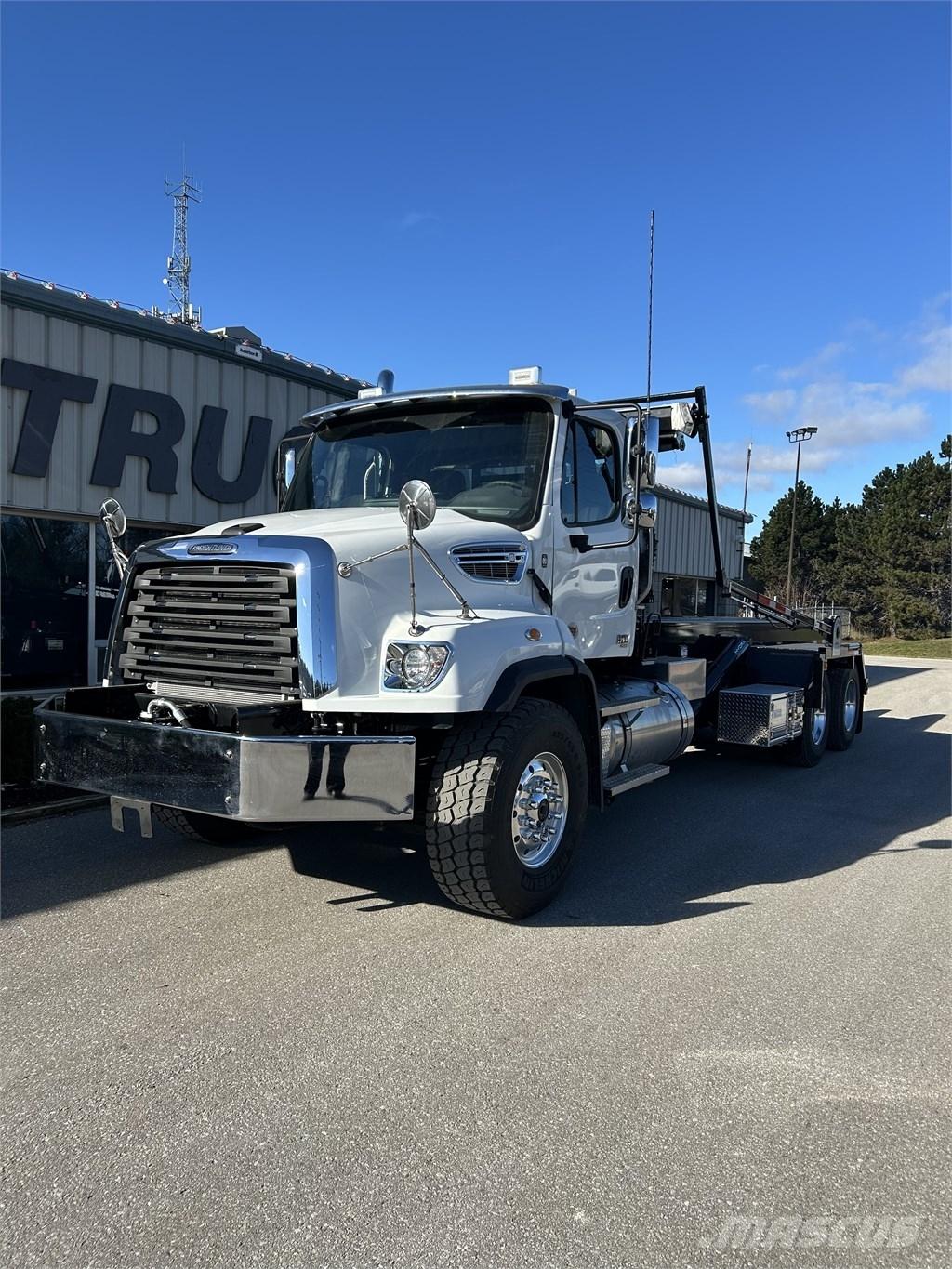 Freightliner 114 SD Demountable trucks