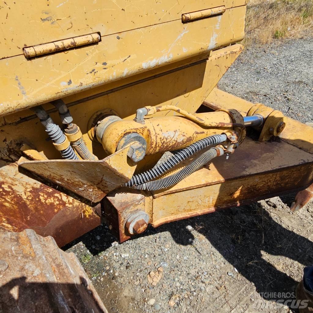 CAT 953C Crawler loaders