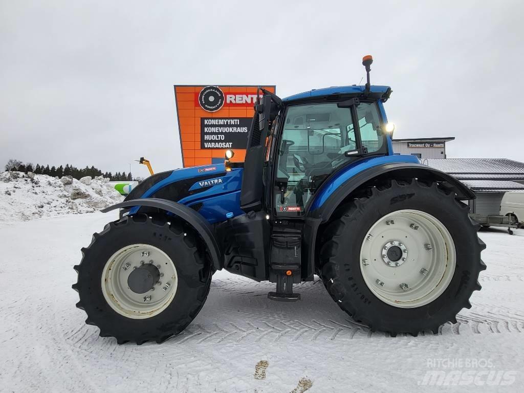 Valtra T 215 Tractors