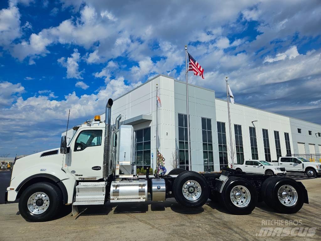 Kenworth T 880 Prime Movers